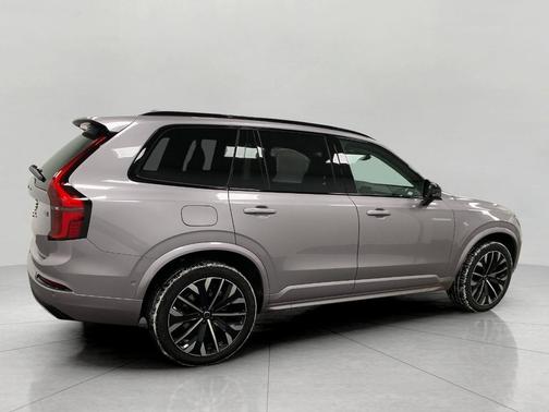 2026 Volvo XC90 B6 Ultra Dark Theme 7-Seater