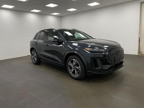Manhattan Gray Metallic 2027 Audi Q6 e-tron Premium Plus
