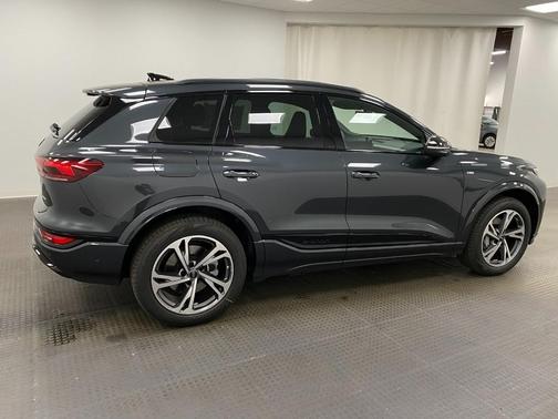 Manhattan Gray Metallic 2027 Audi Q6 e-tron Premium Plus