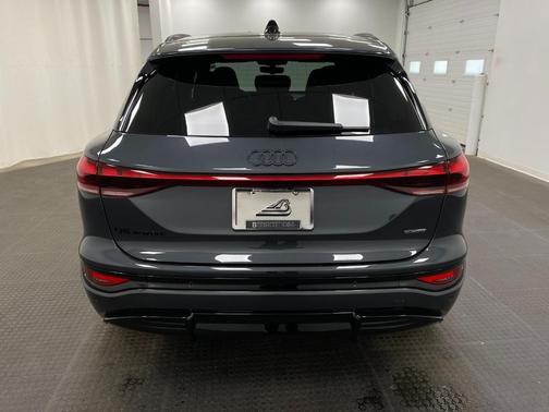 Manhattan Gray Metallic 2027 Audi Q6 e-tron Premium Plus