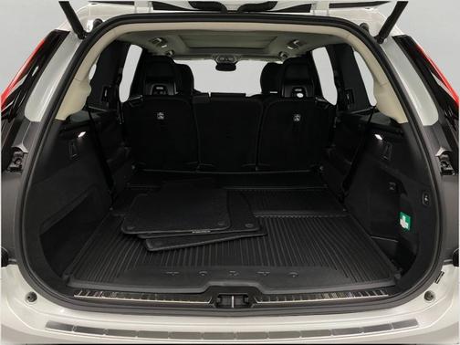 2025 Volvo XC90 B6 Core