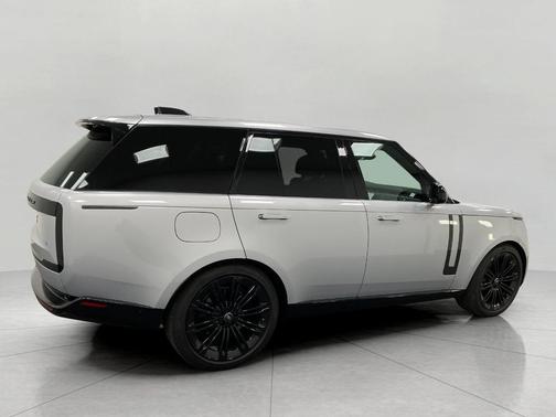 2025 Land Rover Range Rover P530 SE