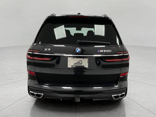 2023 BMW X7 M60i
