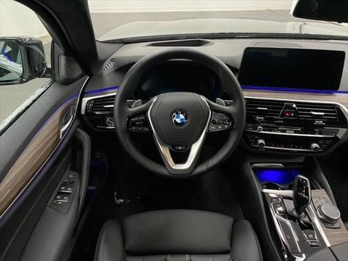 2022 BMW 530 i xDrive