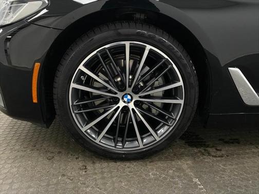 2022 BMW 530 i xDrive