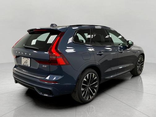 Denim Blue Metallic 2026 Volvo XC60 B5 Ultra