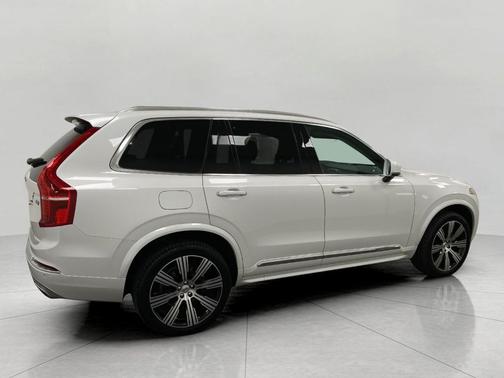 Crystal White Metallic 2020 Volvo XC90 T6 Inscription