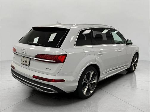 2021 Audi Q7 55 Prestige