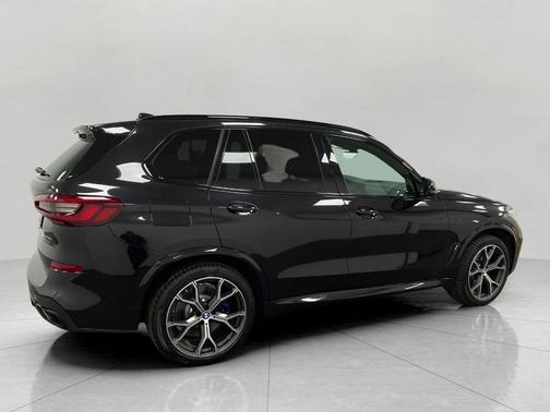 2022 BMW X5 M50i