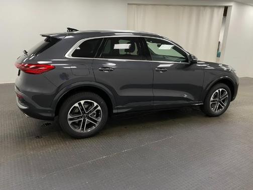 2025 Audi Q5 Premium