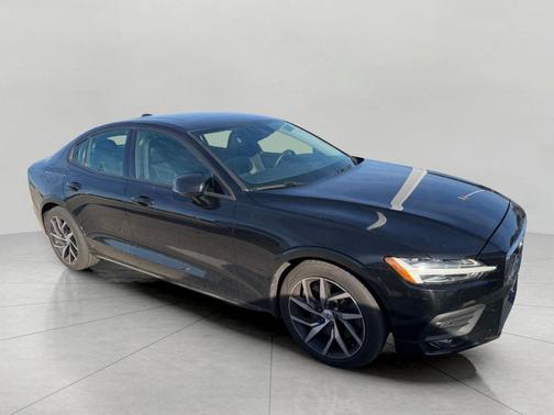 2019 Volvo S60 T6 Momentum