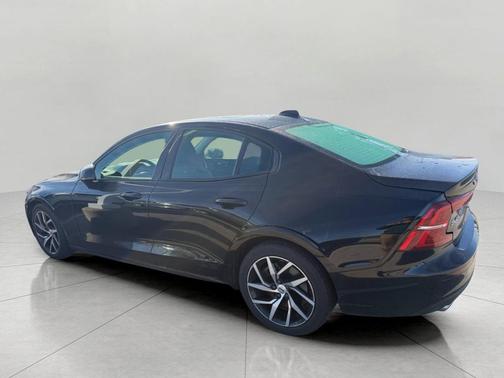 2019 Volvo S60 T6 Momentum