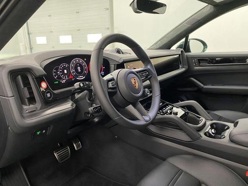 Paint to Sample 2026 Porsche Cayenne GTS
