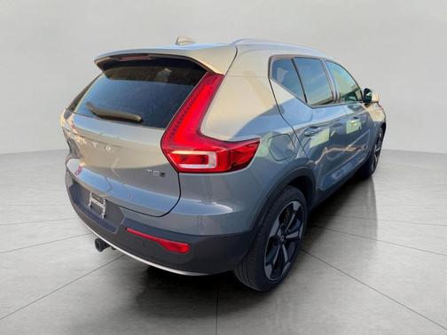 2020 Volvo XC40 T5 Momentum
