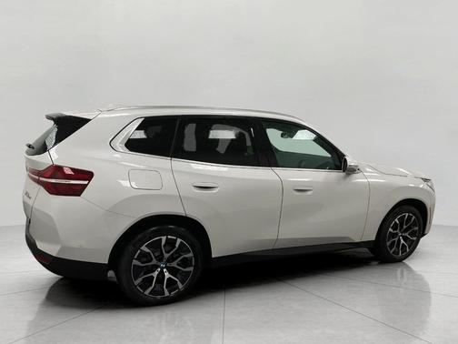 Mineral White Metallic 2026 BMW X3 30 xDrive