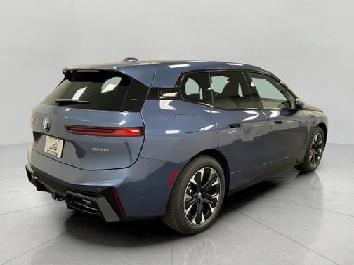 2026 BMW iX xDrive45
