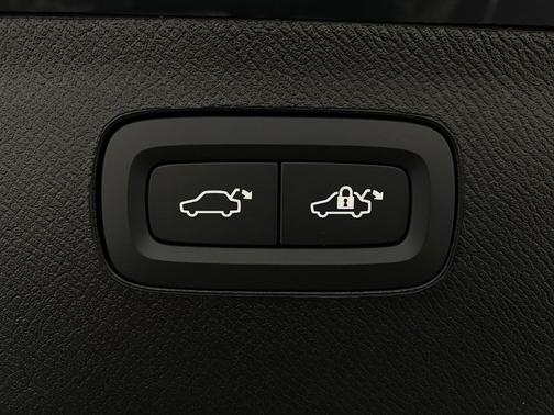 2026 Volvo XC90 Plus, B6 AWD Gas (mild hybrid), Gasoline, Bright, 6 Seats