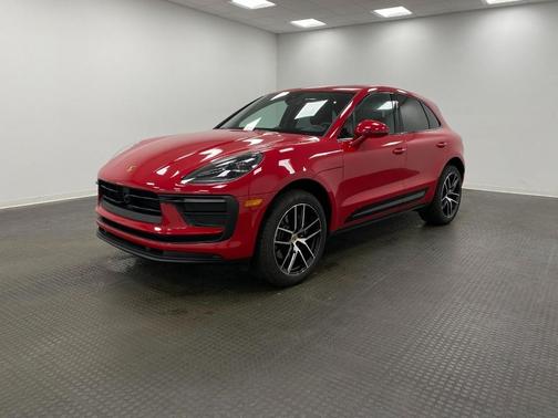 2025 Porsche Macan Base