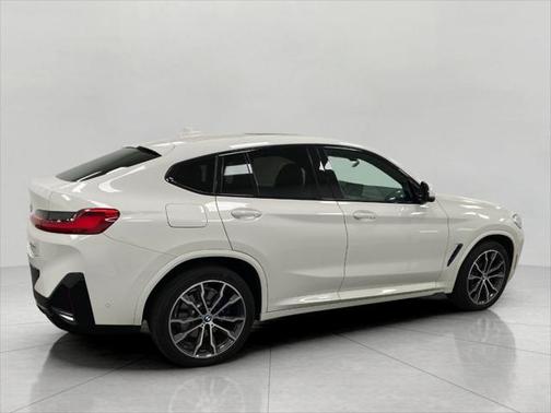 2022 BMW X4 xDrive30i