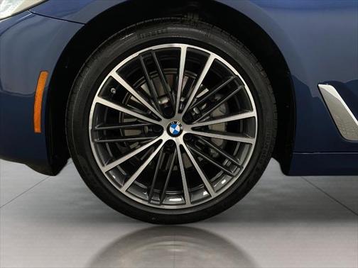 2023 BMW 530 i xDrive