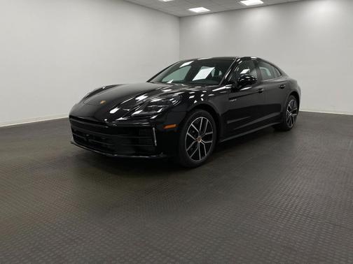 2026 Porsche Panamera 4