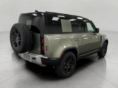 2025 Land Rover Defender 110 P300