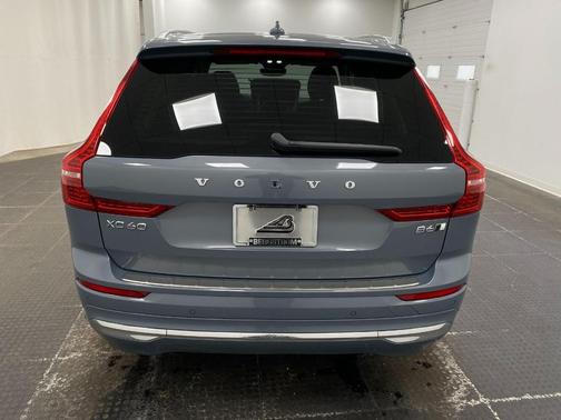 2023 Volvo XC60 B6 Ultimate Bright Theme