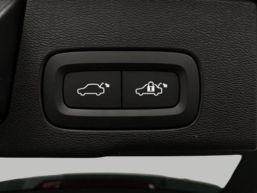 2023 Volvo XC60 B6 Ultimate Bright Theme