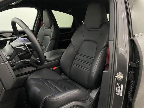 2025 Porsche Cayenne S