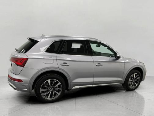 2023 Audi Q5 45 S line Premium