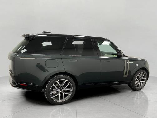 2026 Land Rover Range Rover P530 SE