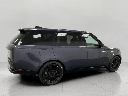 2026 Land Rover Range Rover P400 SE 7 Seat