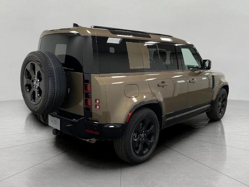2025 Land Rover Defender 110 P400 X-Dynamic SE