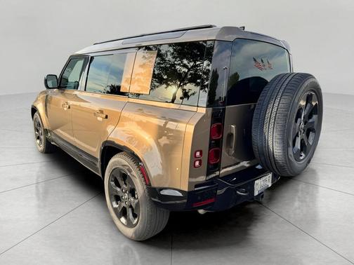 2025 Land Rover Defender 110 P400 X-Dynamic SE