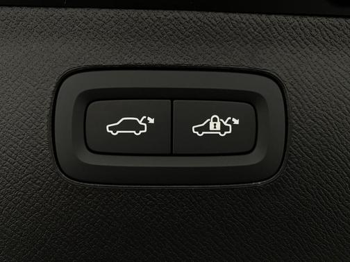 2026 Volvo XC90 B6 Ultra Dark Theme 7-Seater