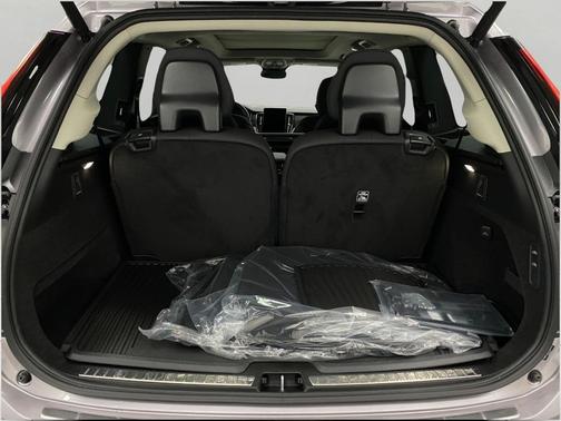 2026 Volvo XC90 Plus, B5 AWD Gas (mild hybrid), Gasoline, Bright, 6 Seats