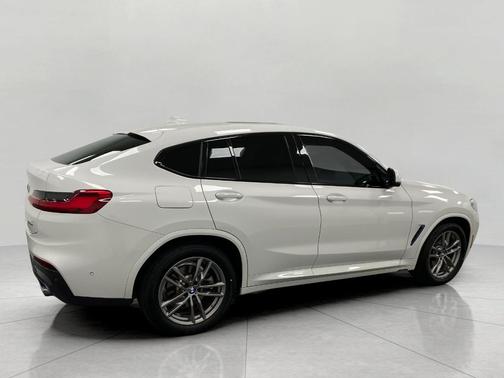 2021 BMW X4 xDrive30i