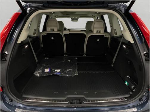 2025 Volvo XC90 B6 Plus 7-Seater
