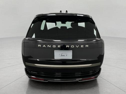 Santorini Black Metallic 2026 Land Rover Range Rover P400 SE 7 Seat