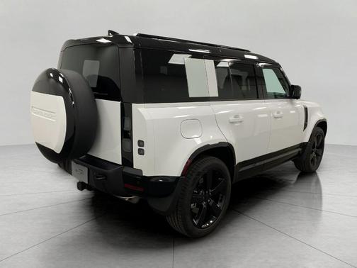 Fuji White 2026 Land Rover Defender P400 X-Dynamic SE
