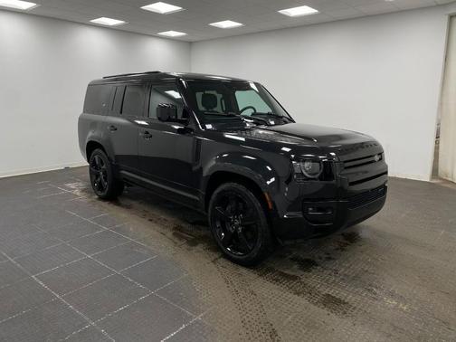 2023 Land Rover Defender 130 X-Dynamic SE