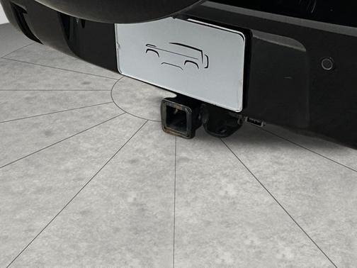 SANTORINI BLACK 2023 Land Rover Defender 130 X-Dynamic SE