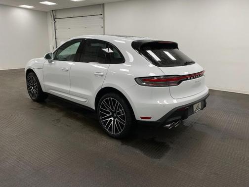 Carrara White Metallic 2026 Porsche Macan Macan S