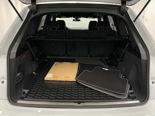 2026 Audi Q7 55 Premium Plus