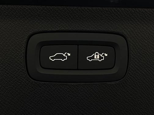 2026 Volvo XC90 B6 Ultra Dark Theme 7-Seater