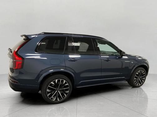 2026 Volvo XC90 B6 Ultra Dark Theme 7-Seater