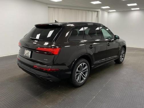 2025 Audi Q7 45 Premium