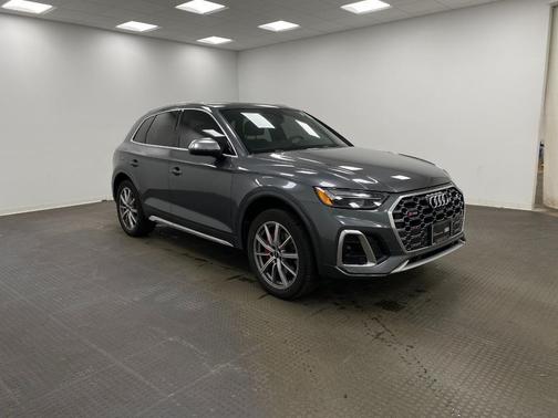 Daytona Gray Pearl Effect 2025 Audi SQ5 3.0T Premium Plus