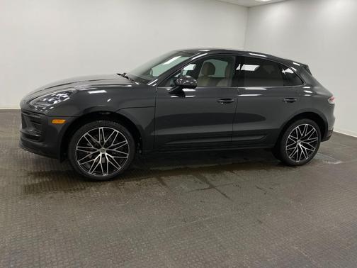 2025 Porsche Macan Base