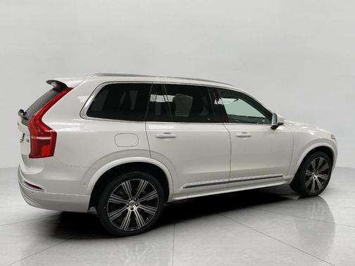 2023 Volvo XC90 B6 Ultimate 7-Seater